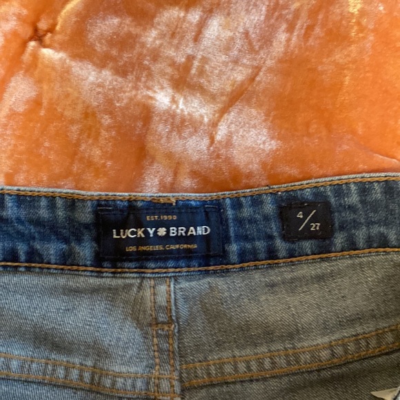 Lucky brand size 4/27 Ava short in blue denim. - Picture 3 of 6